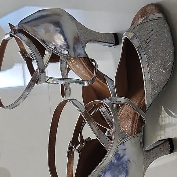 Dancing shoes - Picture 5 of 6